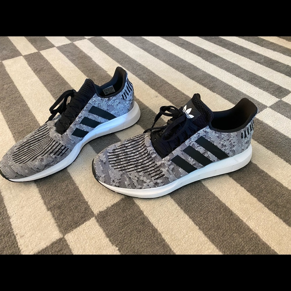 Adidas Swift Run